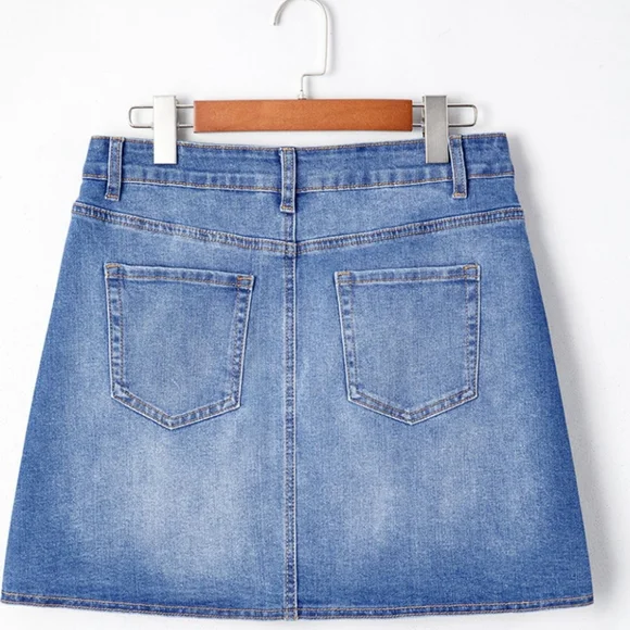 Cross the Line Denim Skirt - Picture 4 of 9